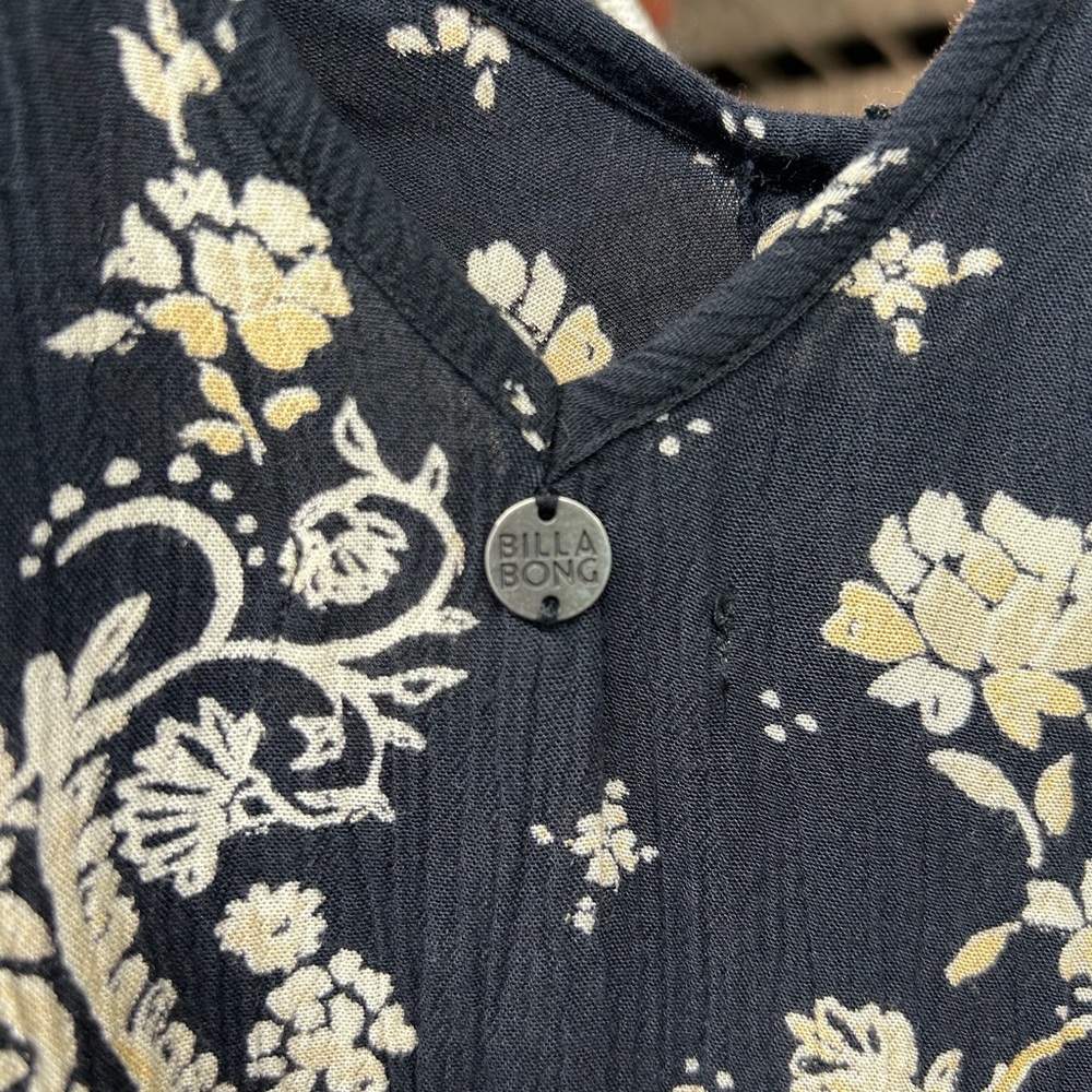 Billabong Navy and Cream Floral Top - Picture 3 of 3